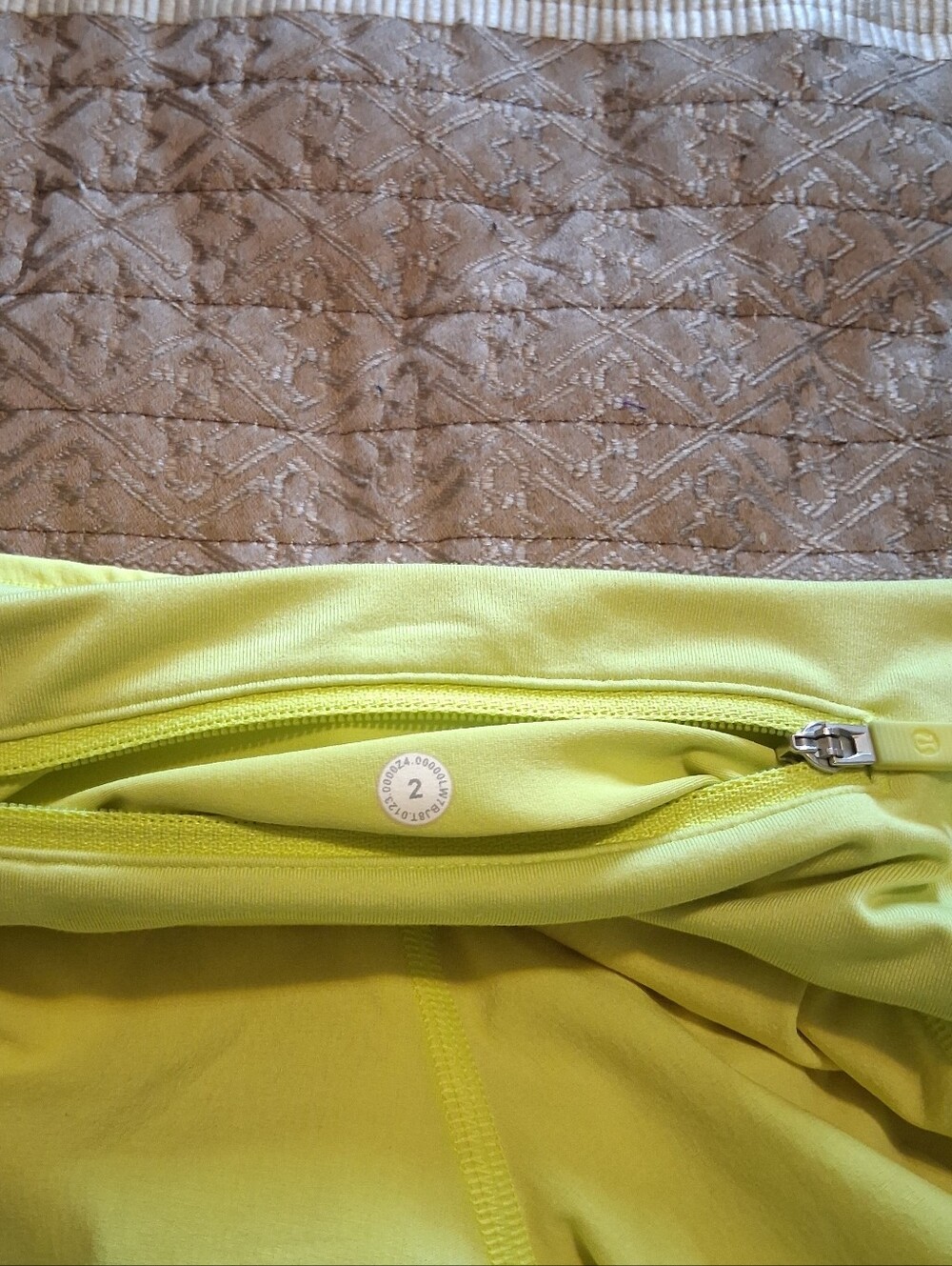 lululemon athletica Speed Up Waistband Short Neon Yellow 4" Gym Run Sz2 - Picture 13 of 16